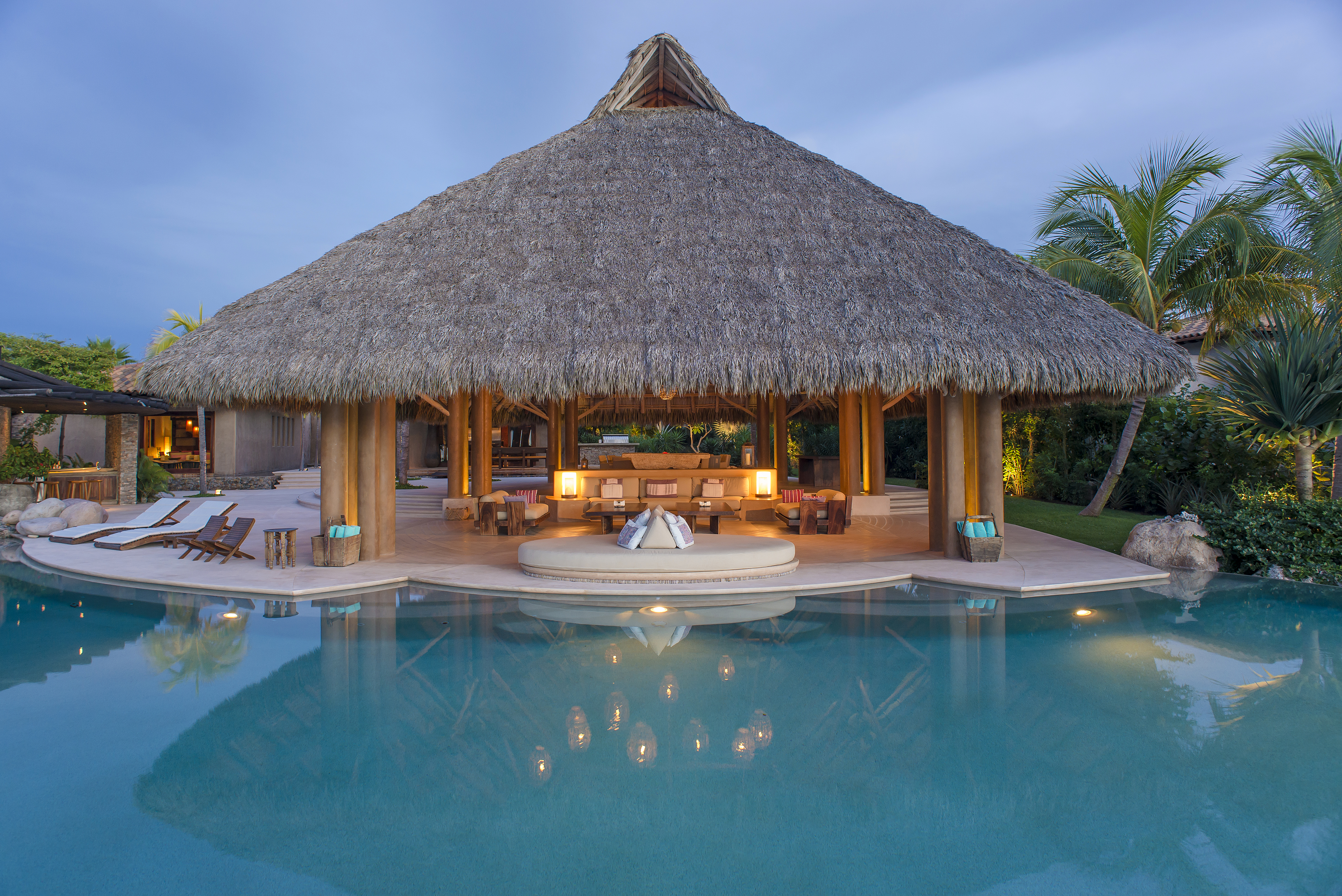 Pool_Palapa_night